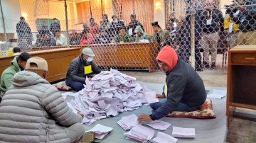 महेश बस्नेत र दुर्लभ थापाकाे क्षेत्रमा सुरु भयाे मतगणना